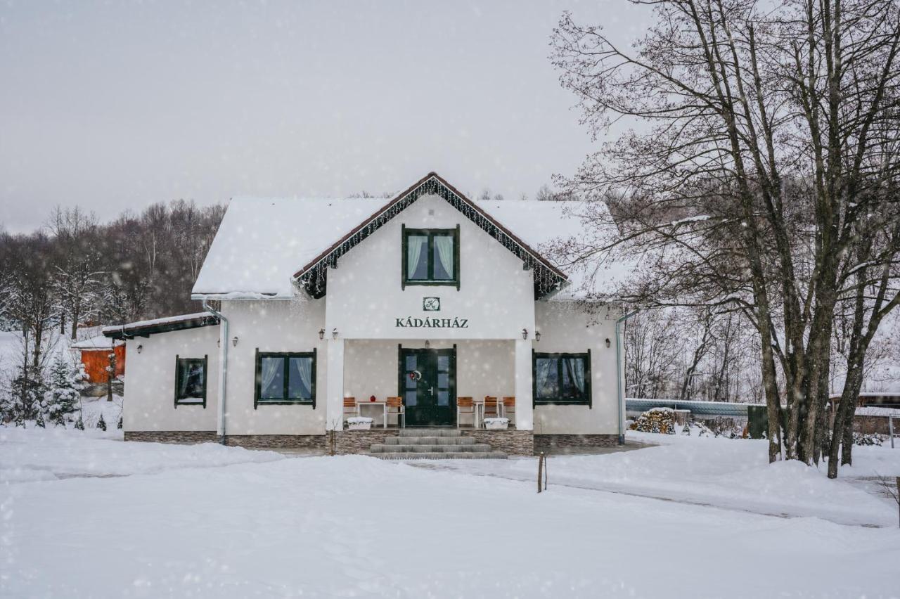 블러히차 Kadarhaz B&B 외부 사진
