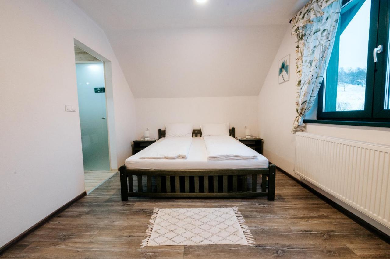 블러히차 Kadarhaz B&B 외부 사진