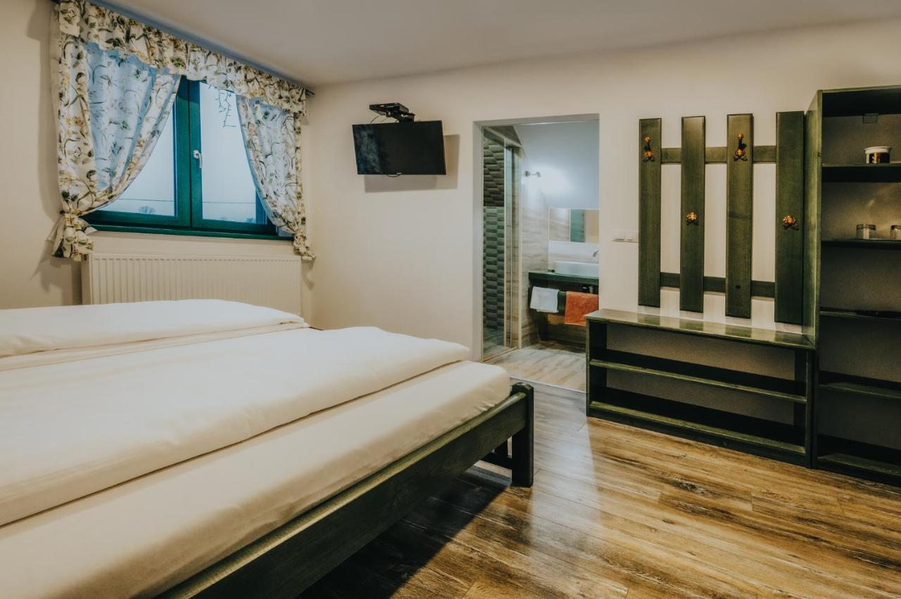 블러히차 Kadarhaz B&B 외부 사진