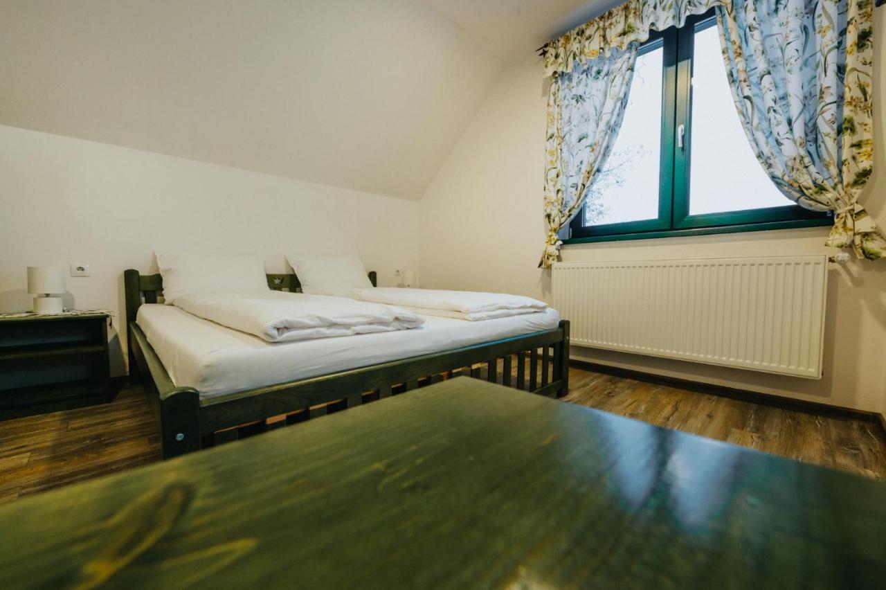 블러히차 Kadarhaz B&B 외부 사진
