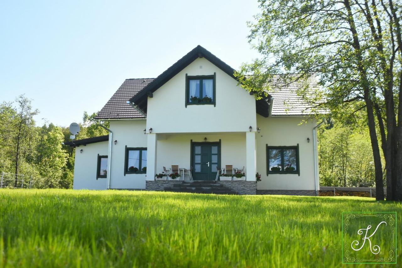 블러히차 Kadarhaz B&B 외부 사진